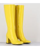 Gelbe Lederstiefel mit 7,5 cm Absatz