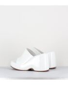 Sandalias tipo mules con cuña de piel blanca, tacón de 9,5 cm