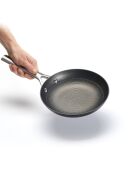 Poêle en fonte d'acier noir ultra légère avec revêtement antiadhésif en nid d'abeille - 20 cm