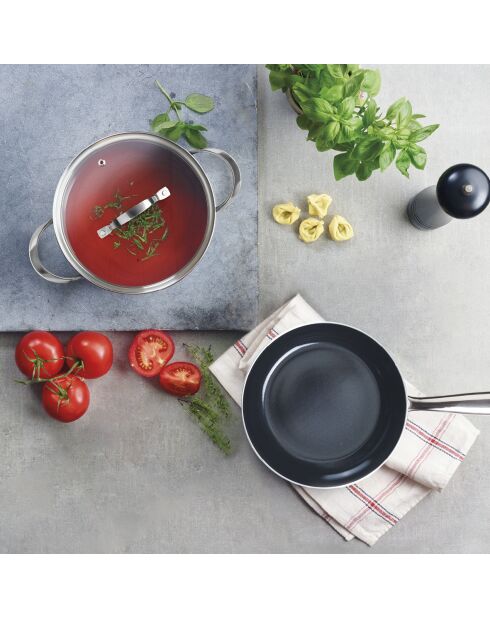 Set de 3 poêles en acier inoxydable anti-adhésives argenté - 20 + 24 + 28 cm