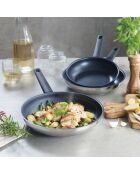 Sartén Qulinox con revestimiento antiadherente de acero inoxidable plateado - 24 cm