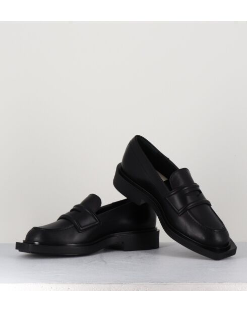 Mocassins en cuir noirs