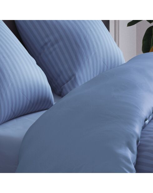 Blauer gestreifter Jacquard-Kissenbezug aus Baumwollsatin, 63 x 63 cm