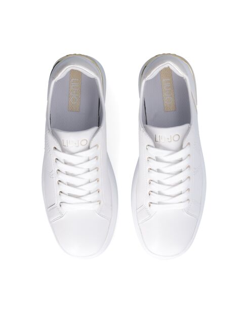 Hübsche Sneakers aus cremefarbenem Leder