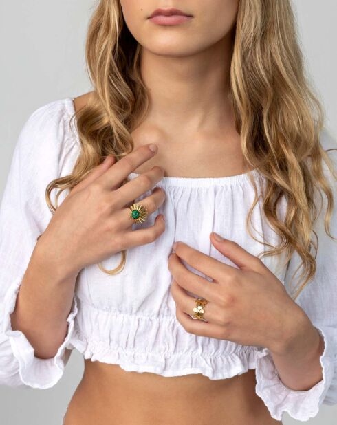 Bague en acier plaqué or jaune et malachite synthétique dorée