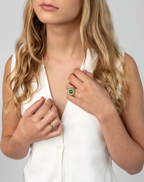 Bague en acier plaqué or jaune et malachite synthétique dorée