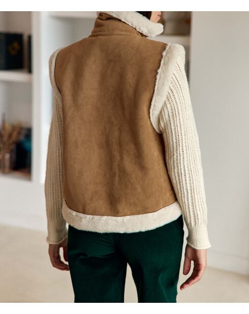 Camelfarbene ärmellose Jacke Vonnie