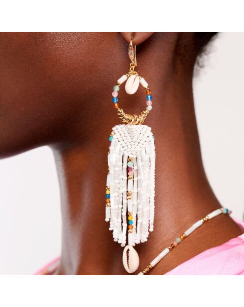 Boucles d'oreilles pendantes perles Koukaracha blanches