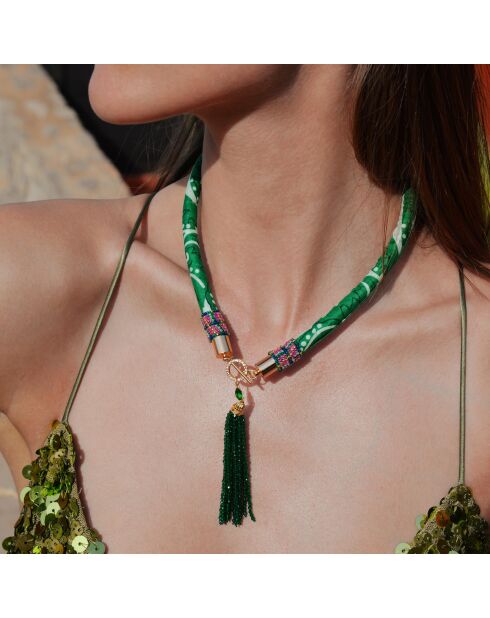 Collier en tissu avec pendentif de perles Ario emeraude