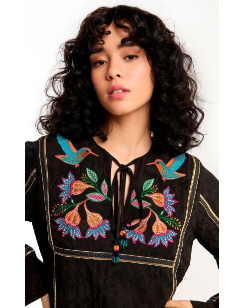 Robe courte à manches longues et broderies Fara noire