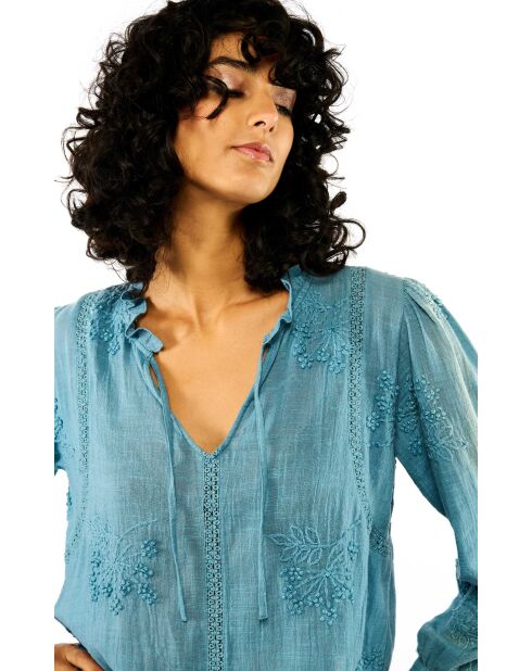 Blouse en coton brodé Teresa bleue