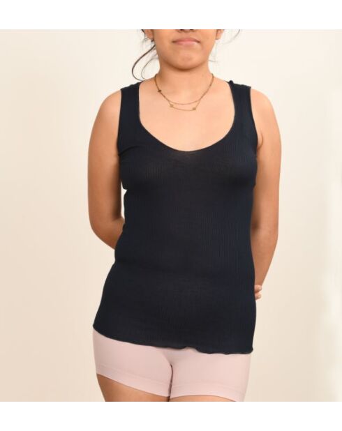 Tanktop aus Baumwolle und Seide mit dünnen Trägern und marineblauer Spitze