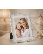 Lichtblauw/zilveren fotolijst van Elizabeth in zink en glas — 22,7x1,3x27,6 cm (fotoformaat 20x25 cm)