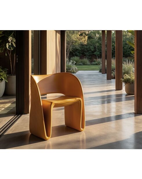 Fauteuil en polyéthylène Sand moutarde – 65x57,5x76 cm