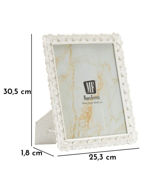 Cadre photo en polyrésine et verre Hearty argenté – 25,3x1,8x30,5 cm (format photo 20x25 cm)