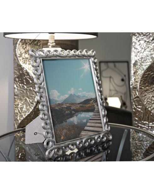 Cadre photo en polyrésine et verre Hollow argenté – 26x2,2x31,3 cm (format photo 20x25 cm)