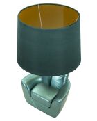 Lampe de chevet en polyrésine, fer et tissu Midcentury turquoise – D.26x43 cm