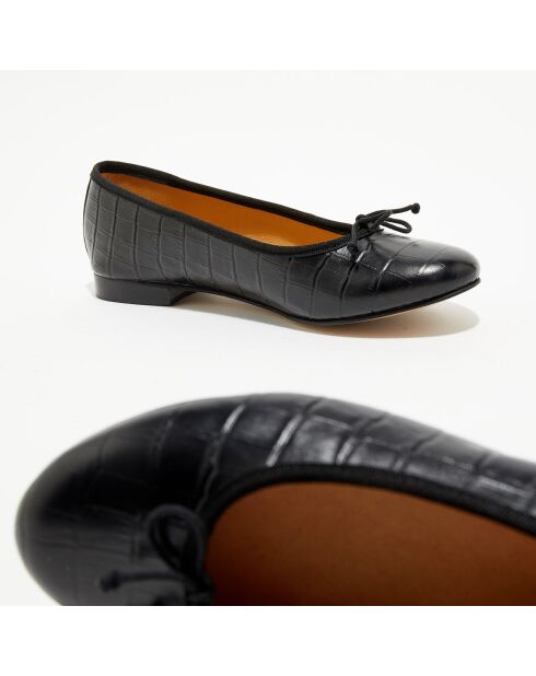 Schwarze Lederballerinas Jeanne im Croc-Stil