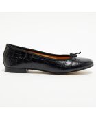 Schwarze Lederballerinas Jeanne im Croc-Stil