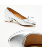 Diane Trabber-Ballerinas aus schillerndem Leder in Silber