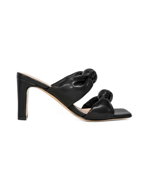 Zwarte Betty sandalen met leren hak
