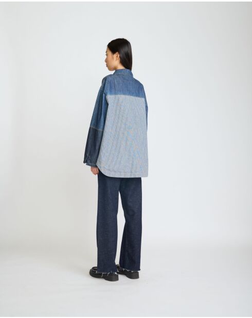 Jadefarbenes gestreiftes Patchshirt