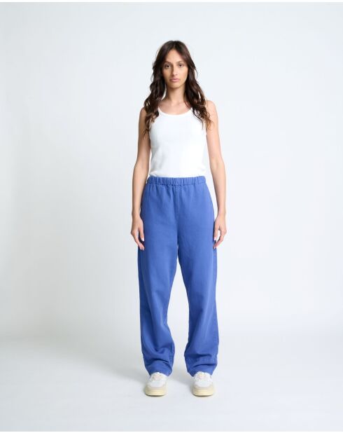 Einfache königsblaue Hose