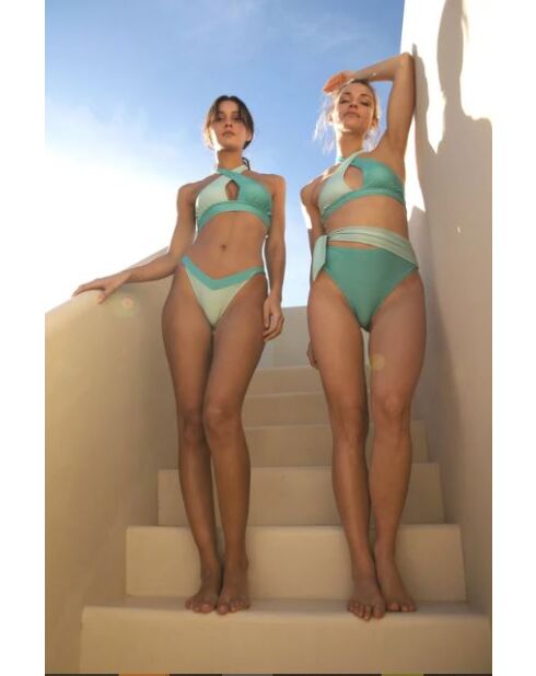 Top de baño cruzado con bufanda azul y verde Maneby