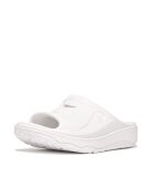 Claquettes Relieff en caoutchouc ton sur ton blanches