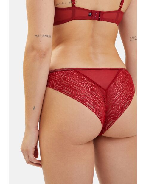 Tanga Somptueuse rouge dahlia