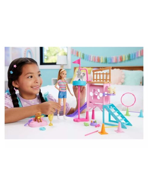 Set de muñeca Barbie y pista de obstáculos multicolor