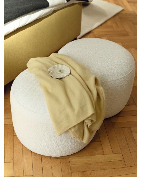 Puf Umbo Cloud beige con forma de lazo, 36,5 x 88 x 50 cm