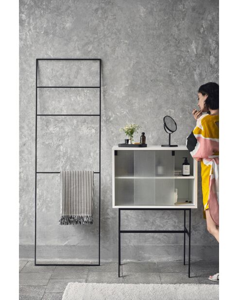 Lekko amandelgrijze kast - 109x70x40 cm