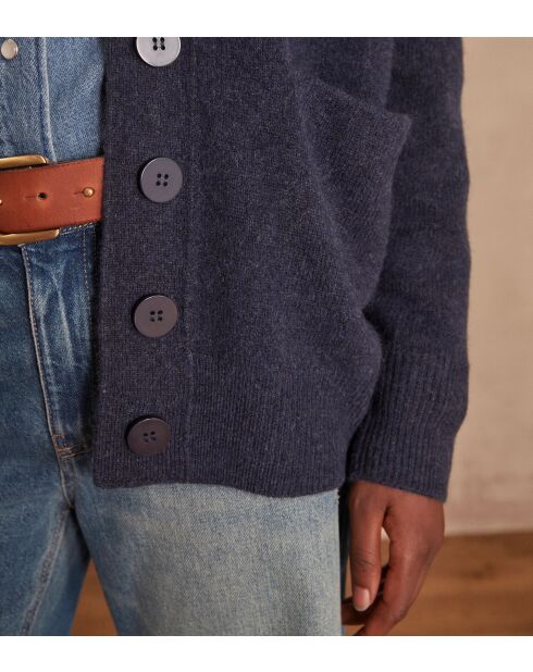 Leicht gewaschene Caesar-Strickjacke