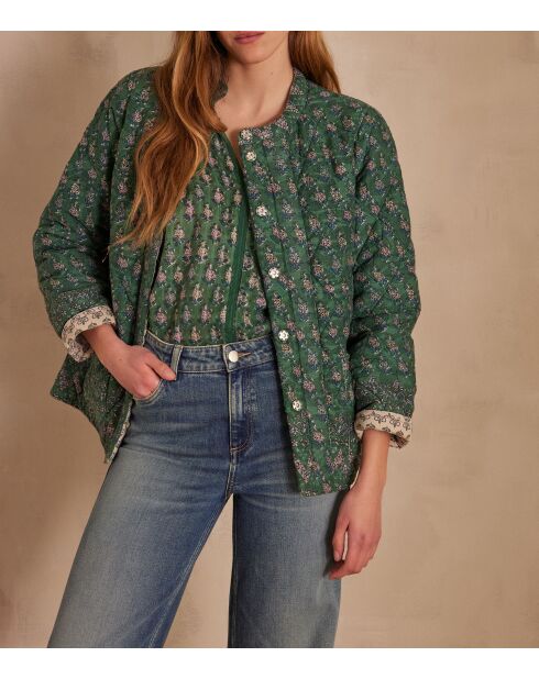 Chaqueta de peluche estampada en verde árbol