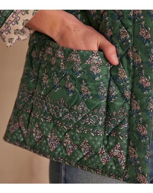 Chaqueta de peluche estampada en verde árbol