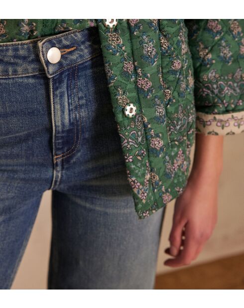 Chaqueta de peluche estampada en verde árbol