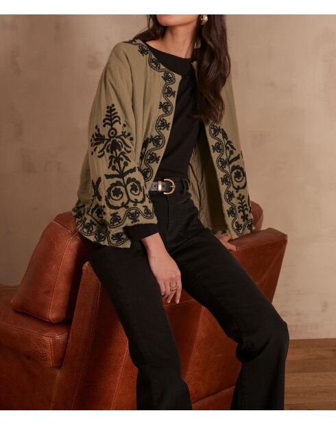 Chaqueta Natalya bordada con hojas