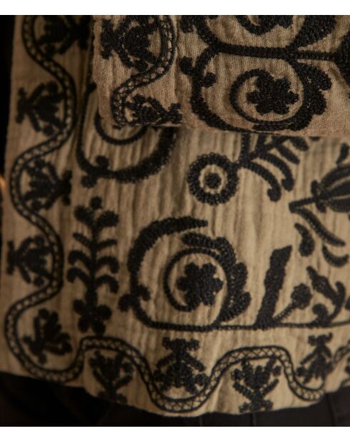 Chaqueta Natalya bordada con hojas