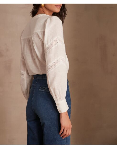 Cremefarbene Bluse mit Stickerei