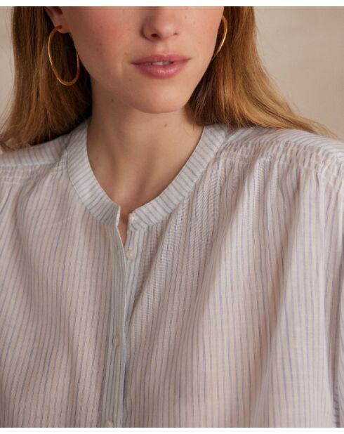 Bliss himmelblaue gestreifte Bluse