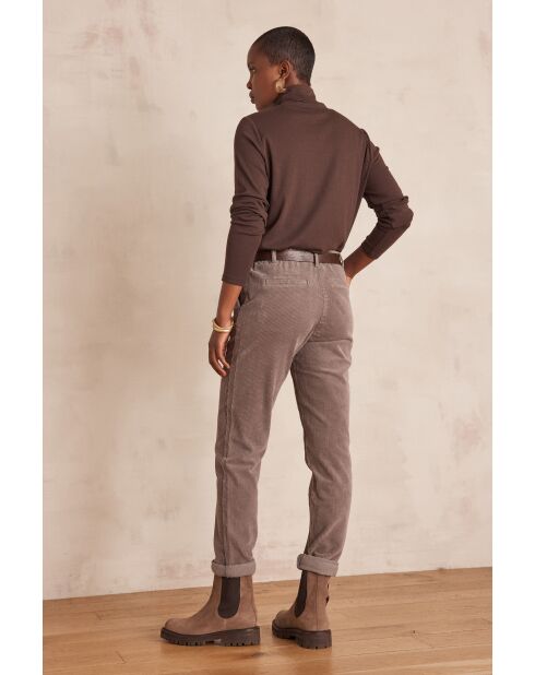 Sabil Samthose in Helltaupe