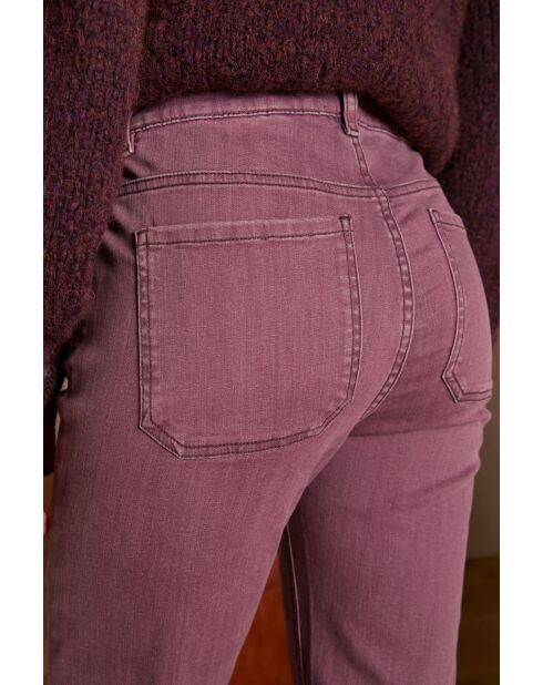 Patience, lila, überfärbte, kurze Hose