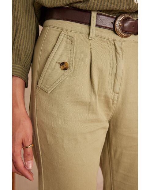 Übergefärbte Hose von Mateo, mandelfarben