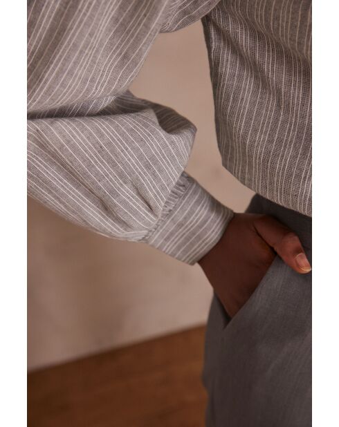 Reine hellmelierte bestickte Bluse