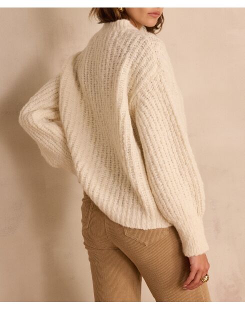 Ecrufarbener Buster-Pullover