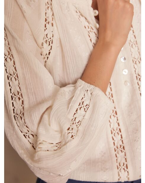 Cherryna ecrufarbene Stickbluse