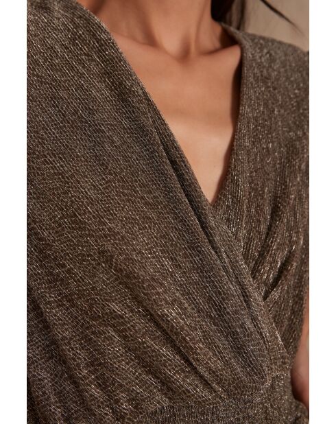 Helga goldenes Kleid