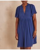 Blaues besticktes Romane-Kleid
