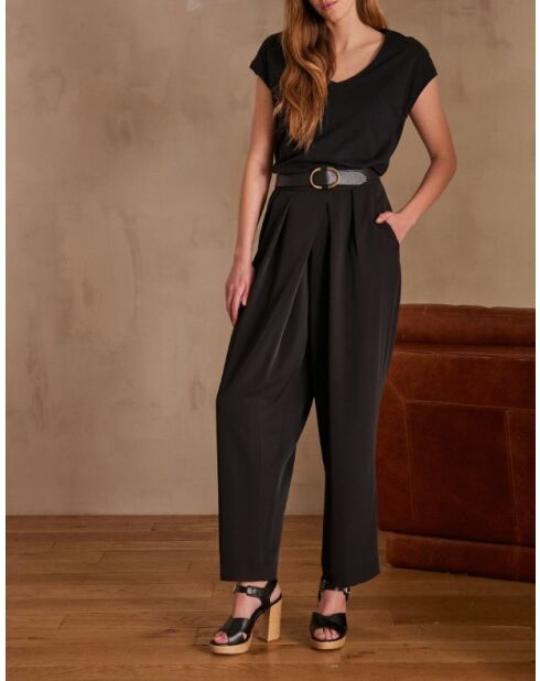 Camiseta negra Astrid